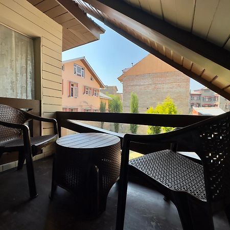 The Chinar Retreat Hut Hotel Srīnagar Kültér fotó