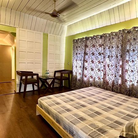 The Chinar Retreat Hut Hotel Srīnagar Kültér fotó